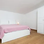 Apartment Dee Dee